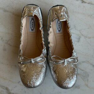 Tod’s Gommino Metallic Leather Ballerina Flat in Silver